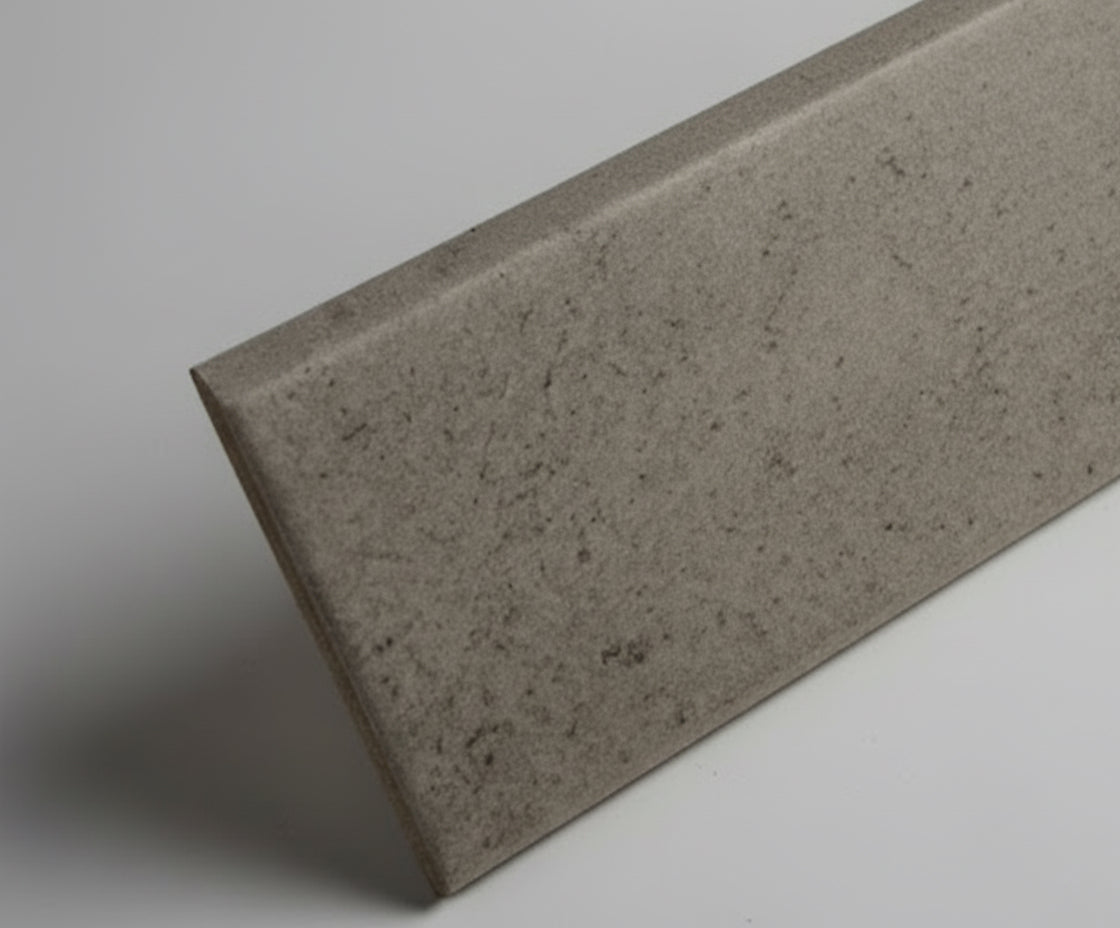 Battiscopa Grigio opaco 8,5x32,5 cm