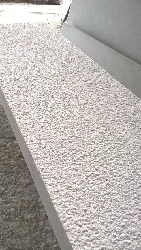 Fasce per balconi in marmo di Trani bocciardato - Larghezza 20 cm a correre - Prezzo al ML