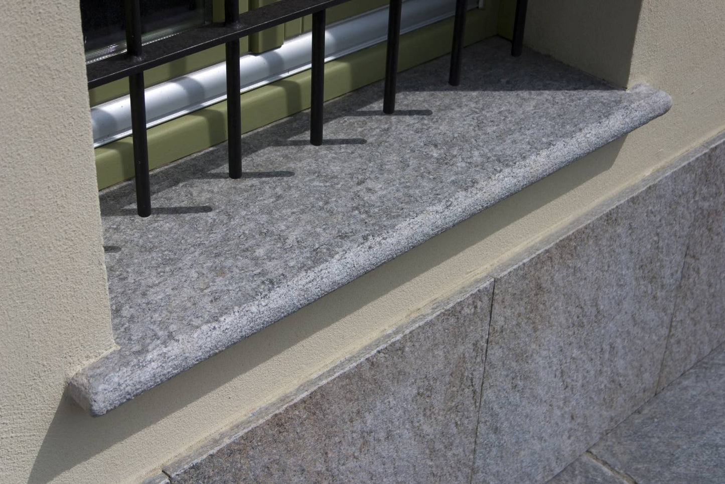 Soglie in Marmo, granito, quarzo o altri materiali su misura